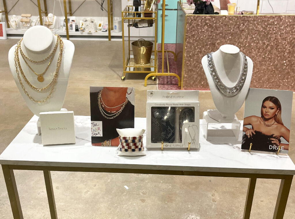 About – Agency Showroom